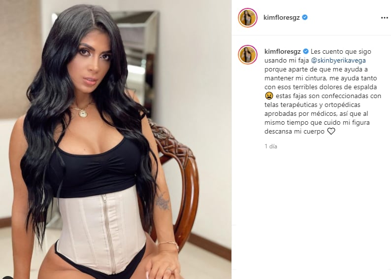Kimberly Flores promociona faja y es criticada.