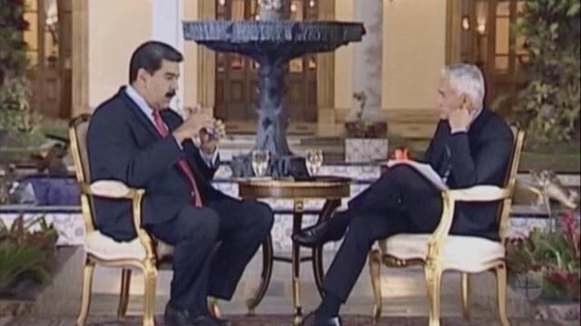 Jorge Ramos (der) entrevista a Nicolás Maduro (izq), presidente de Venezuela