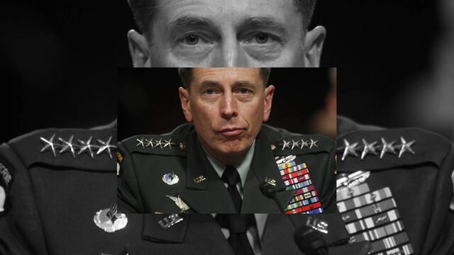 Condenan a exdirector de la CIA; compartió material clasificado con su amante