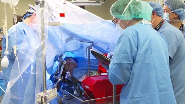 Durante la transmisión los médicos contestaron las preguntas del público