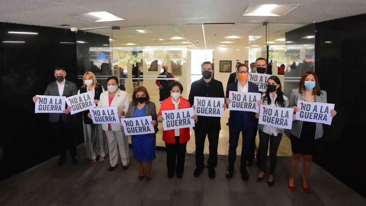 Protesta de Movimiento Ciudadano por el Grupo de Amistad México-Rusia