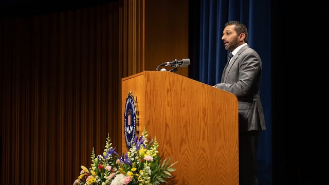 ¿Quién es Kash Patel? Director del FBI se reunió con Omar García Harfuch