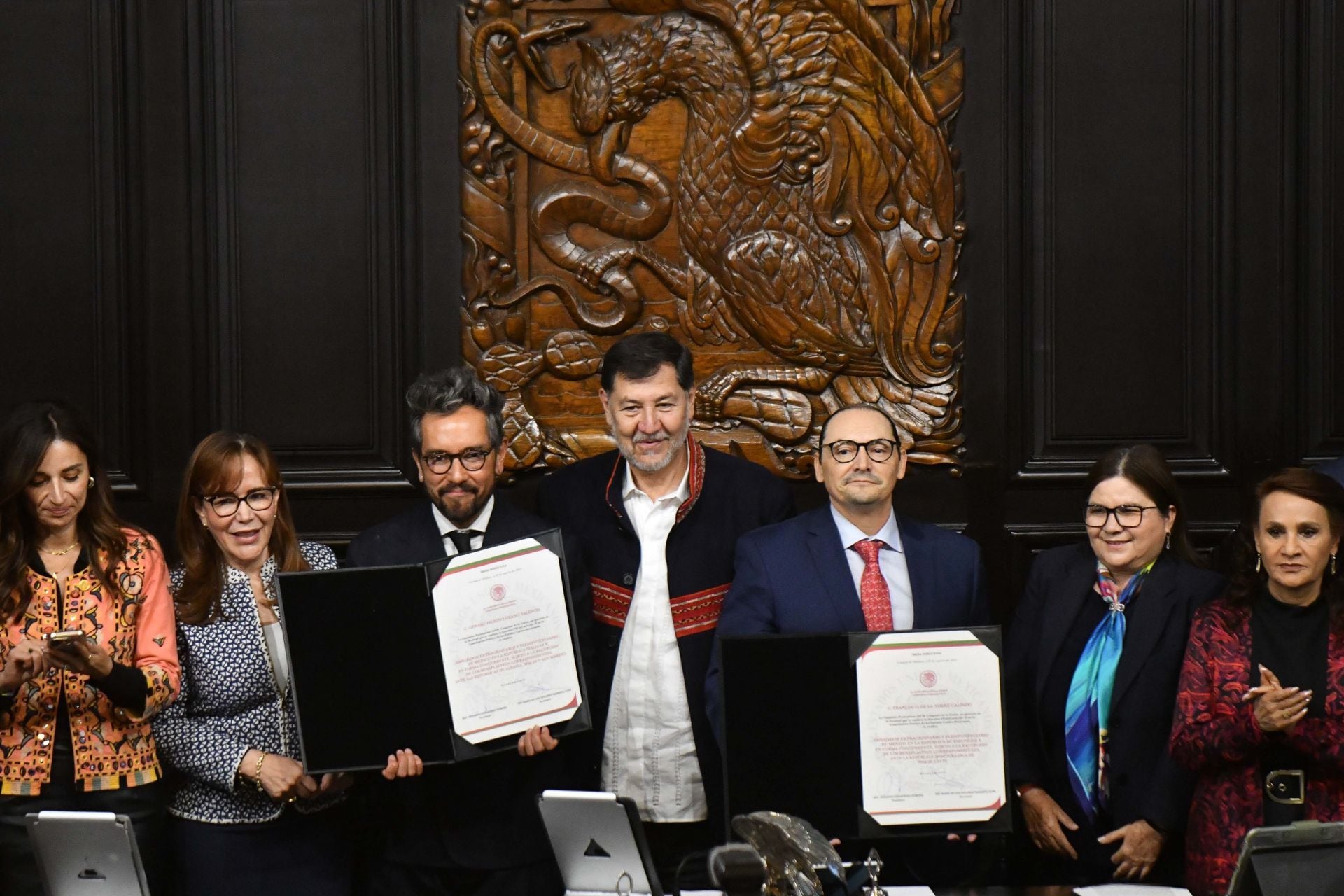 Francisco de la Torre Galindo y Genaro Lozano son ratificados como embajadores
