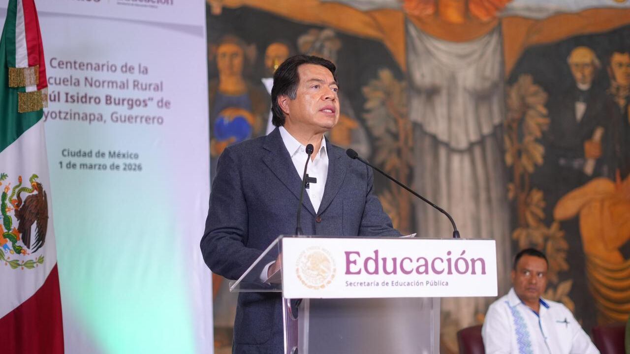 SEP conmemora 100 años de Ayotzinapa; Mario Delgado reafirma compromiso con la justicia