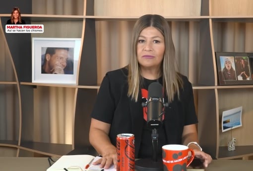 Martha Figueroa se disculpa con Laura Flores y Lalo Salazar.