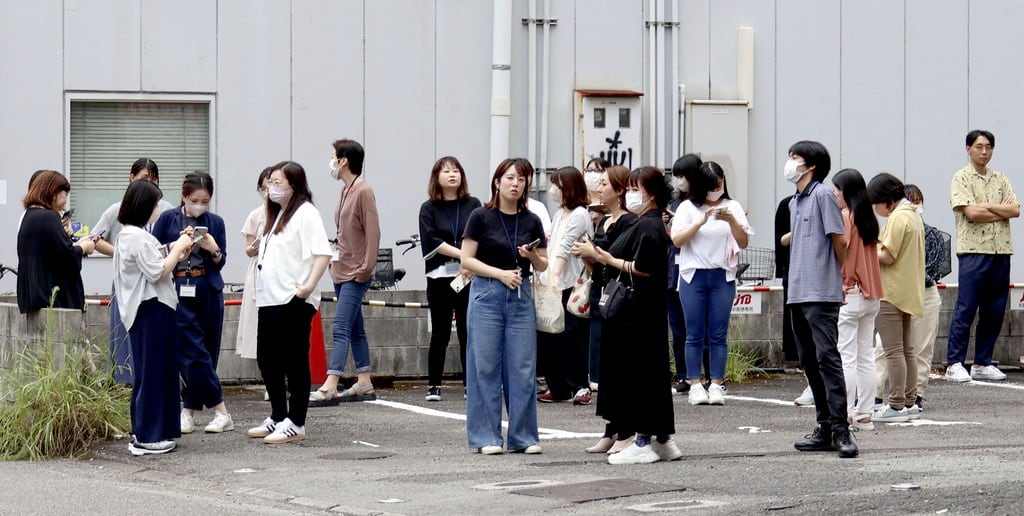 Japoneses durante el sismo