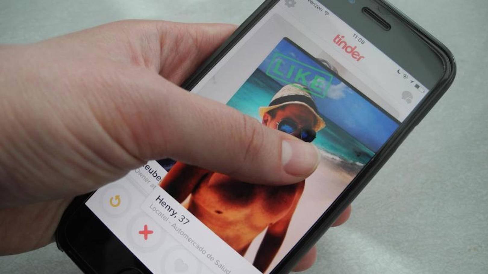 Tinder es una aplicación de citas en línea.