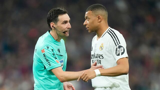 Captan a capitán del Real Madrid insultando al árbitro de la final de la Copa del Rey; le podría caer dura sanción