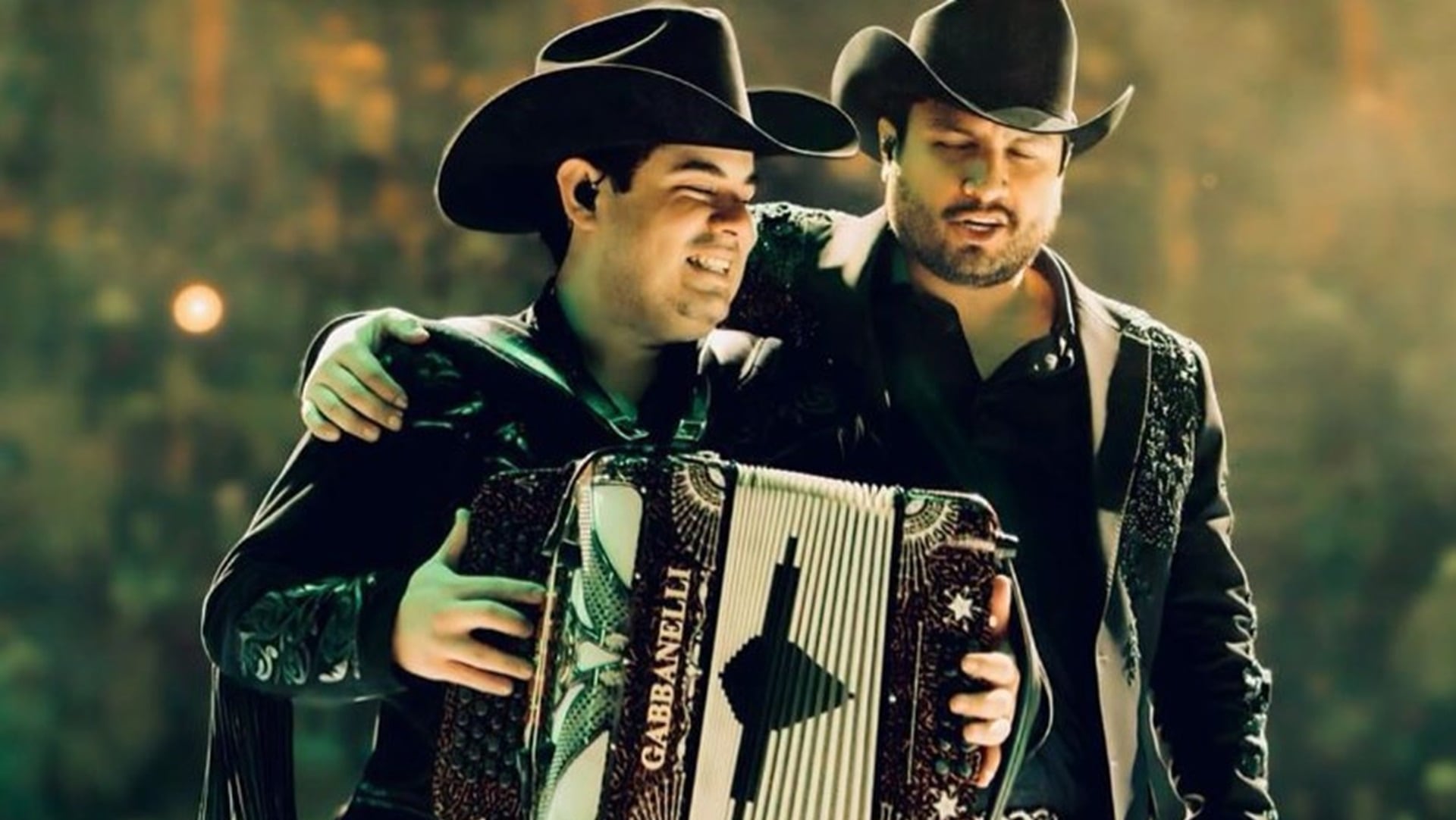 Julión Álvarez y Alfredo Olivas