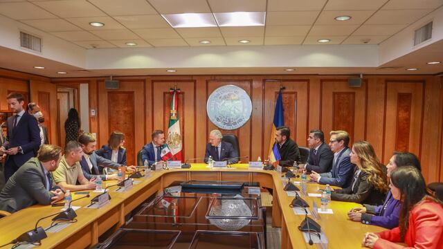 Diputados de Ucrania tienen emotivo encuentro con Santiago Creel y Movimiento Ciudadano
