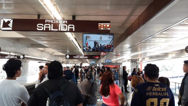 Usuarios viendo el Primer Informe en la Línea 9