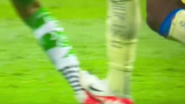 Julián Quiñones falta