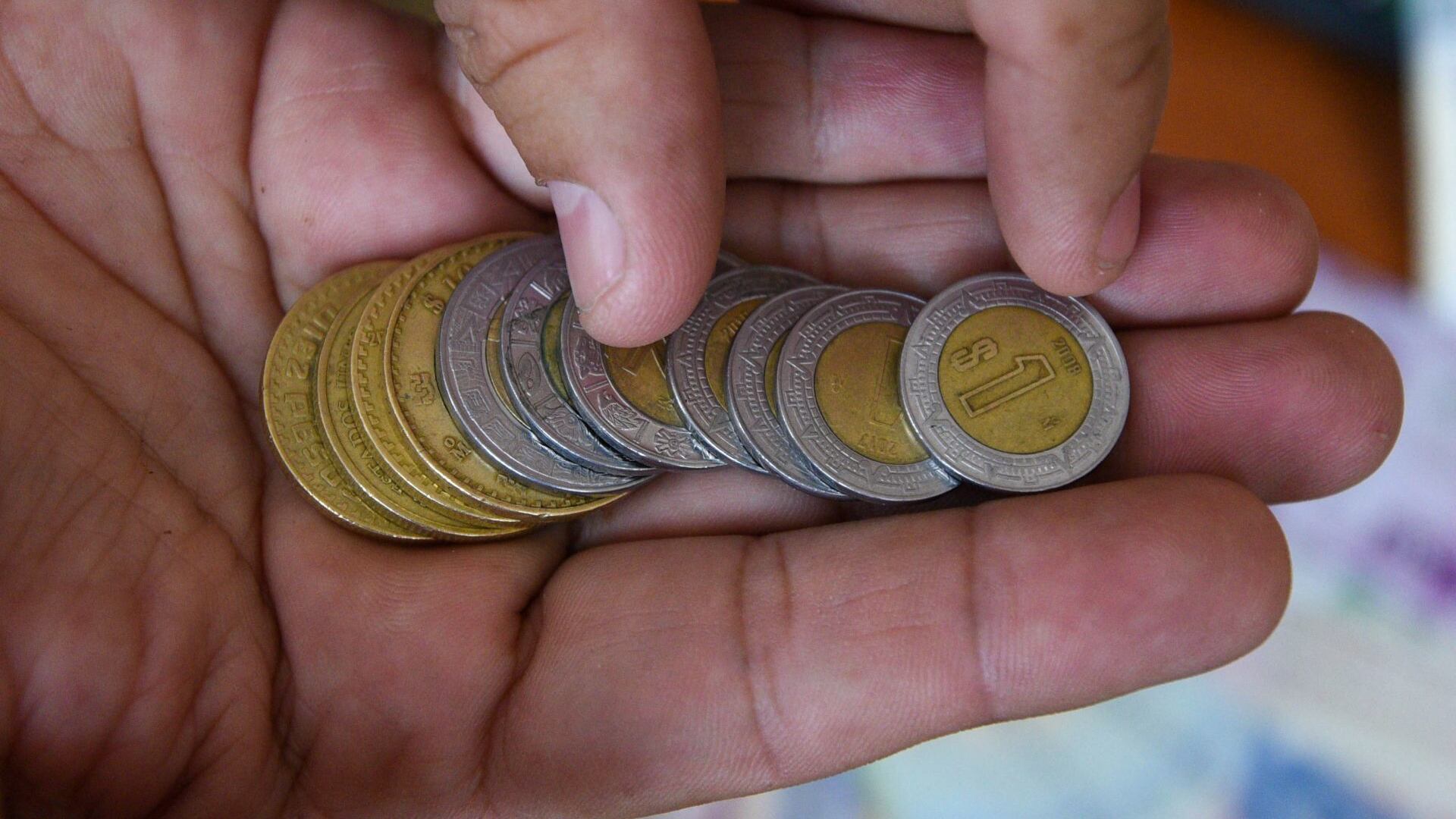 ¿Cuánto dinero ganan las familias pobres en México? INEGI revela la cifra