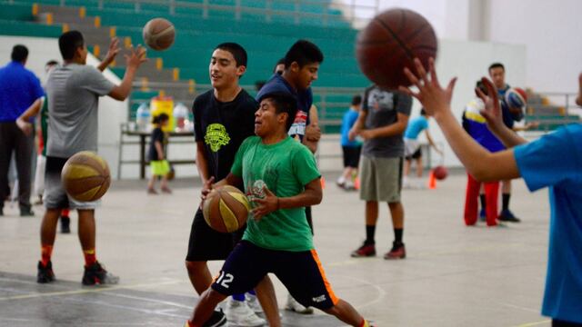 Equipo Triqui. Balones donados.