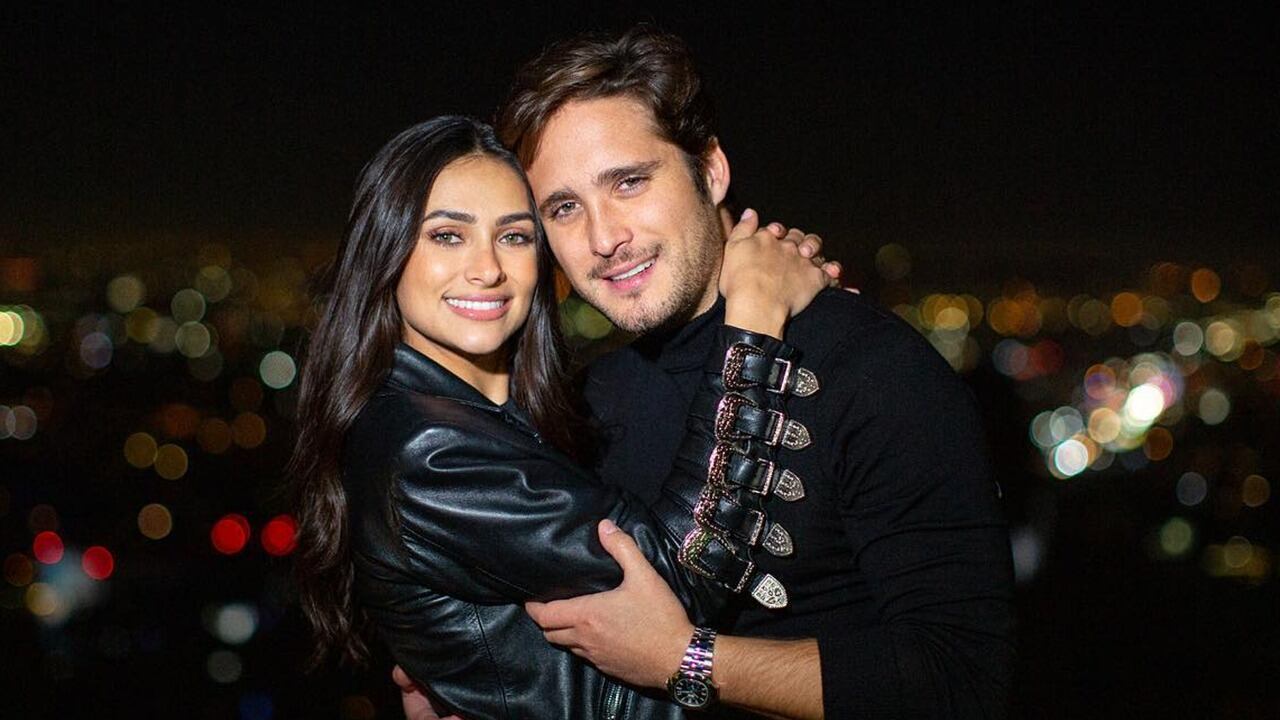 Diego Boneta se habría comprometido con Renata Notni en Nueva York