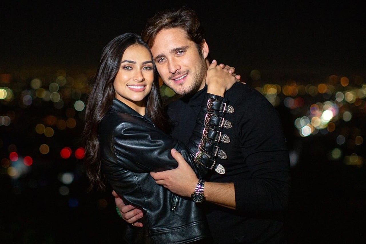 Diego Boneta y Renata Notni