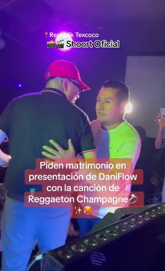 Piden matrimonio con Reggaeton Champagne de fondo