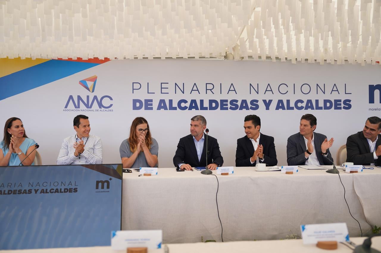 Alcaldes del PAN intercambian estrategias de gobierno en plenaria nacional de la ANAC.