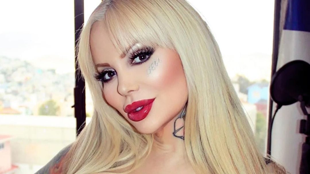 Sabrina Sabrok ya no se acuerda cómo se ve sin implantes, pero este 2024 se los quita sin falta