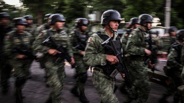 Alrededor de 200 elementos del cuerpo de Fusileros Paracaidistas arribaron a la Novena Zona Militar de Culiacán para reforzar las tareas de seguridad.