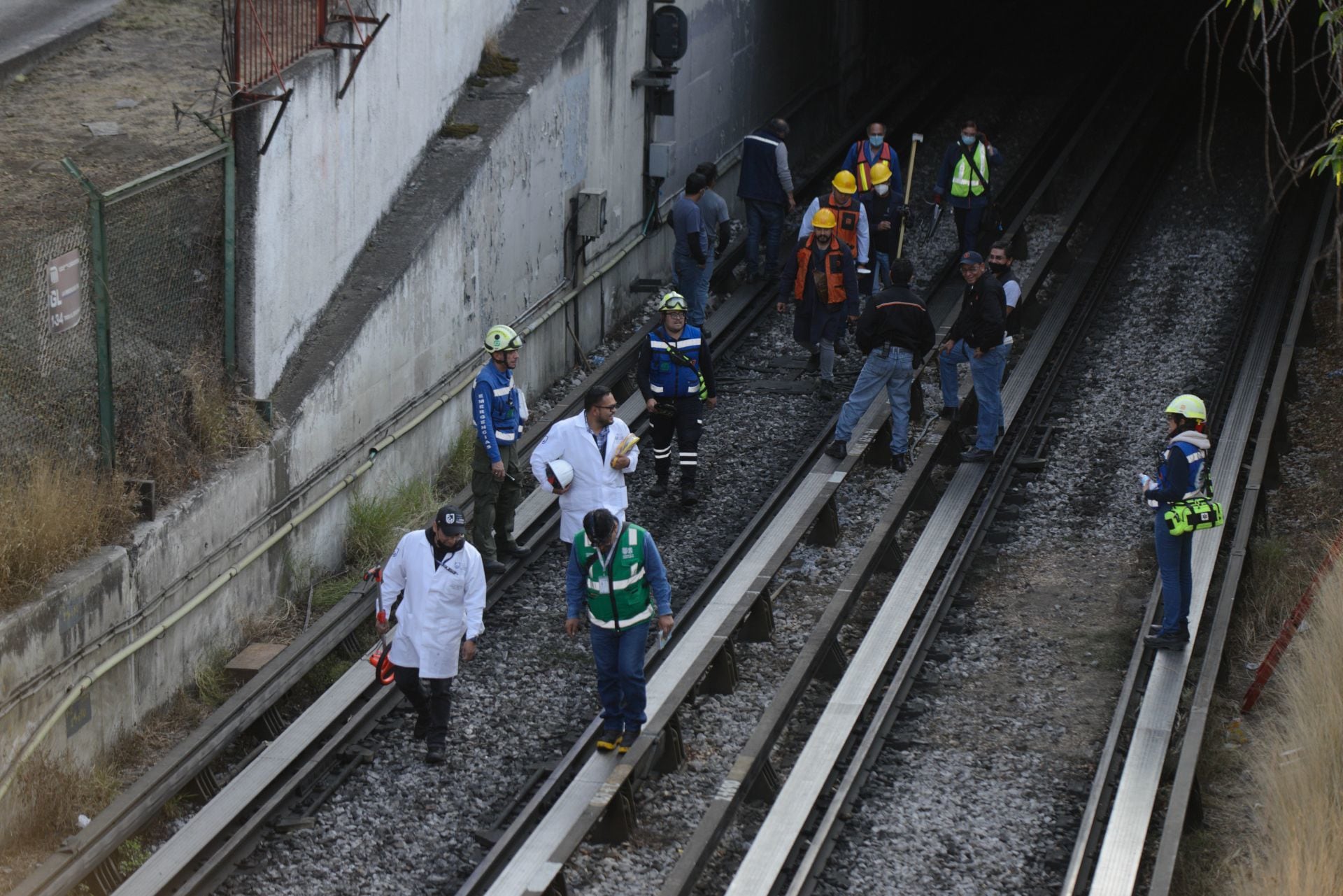 Trabajos en la zona del accidente del Metro CDMX
