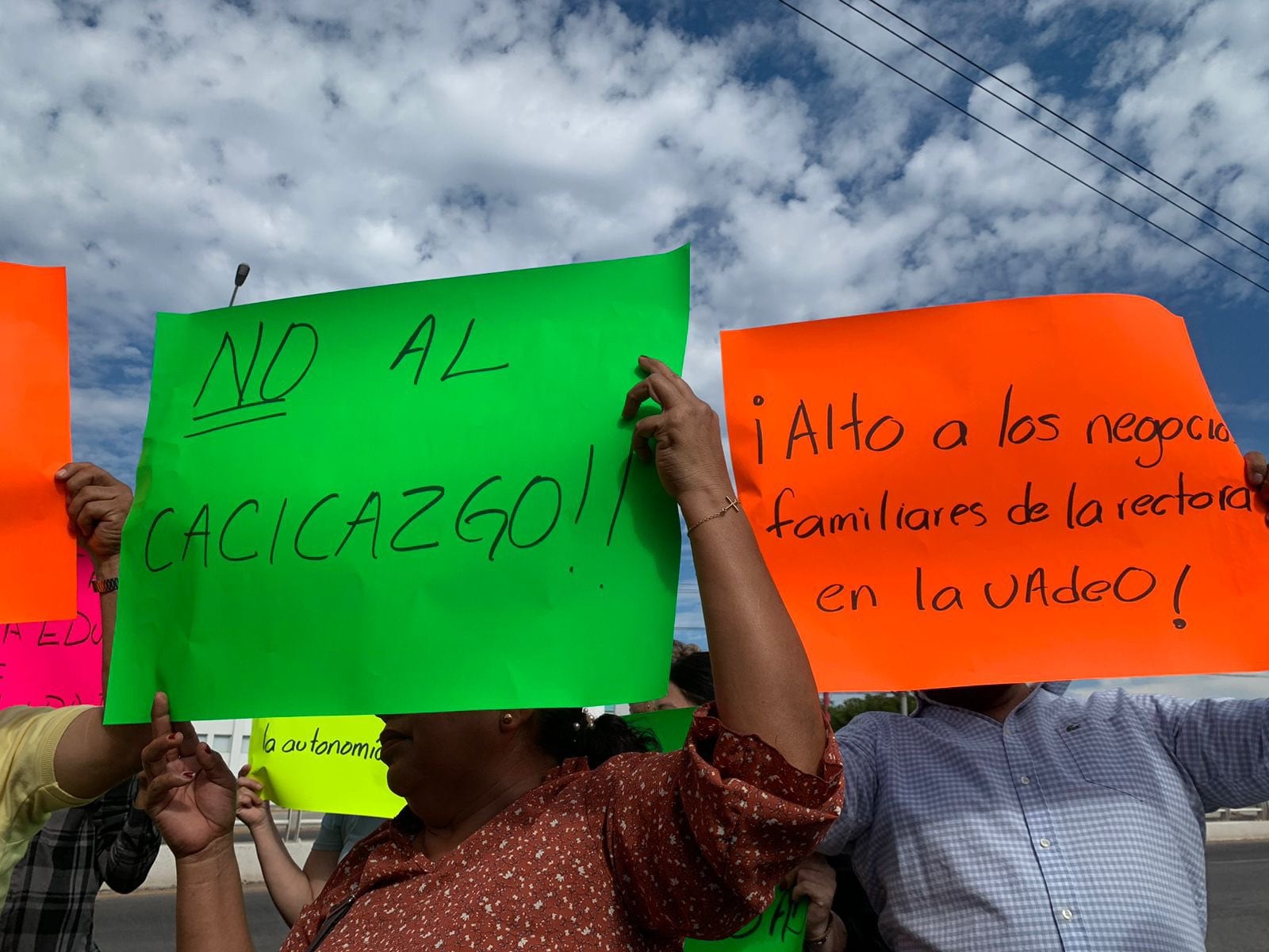 Protestan en la UAdeO por nombramiento de nuevo rector