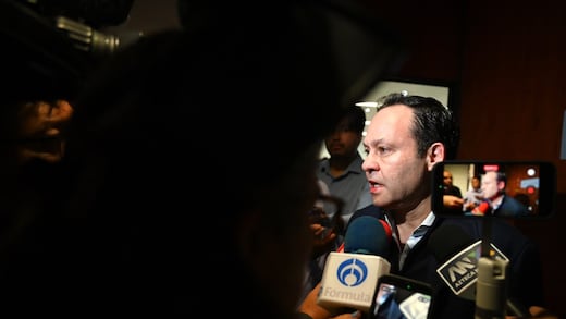 Clemente Castañeda condena violencia en el Congreso y pide diálogo político