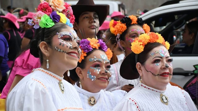 Policía y Tránsito de Monterrey vigilan el Desfile de las Calaveras