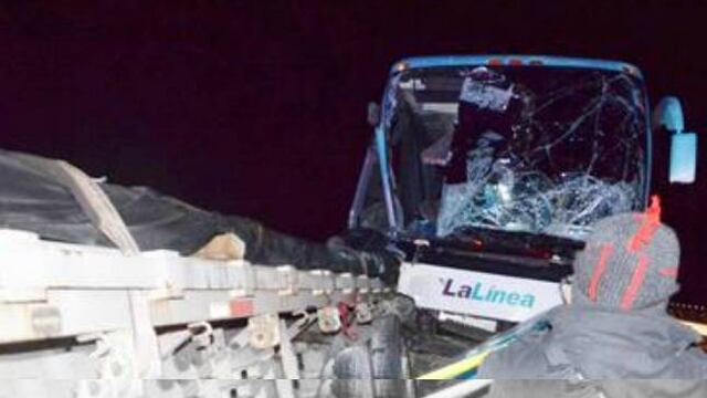Autobús de la Triple A sufre terrible accidente