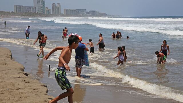 Niño en la playa
