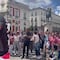 Marea Rosa en España: Mexicano sale a protestar cantando ‘Gimme tha Power’ de Molotov (VIDEO)