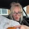 El asqueroso regalo que le dejaron a una chica en su hamburguesa de McDonald’s (VIDEO)