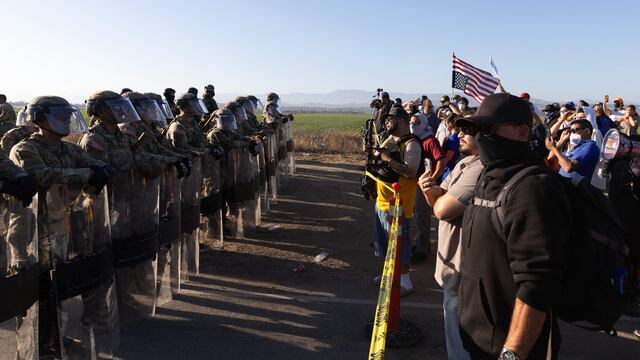 Agentes de ICE y Guardia Nacional hacen redada en granja de California, Estados Unidos