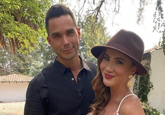 Mariazel junto a Adrián Rubio