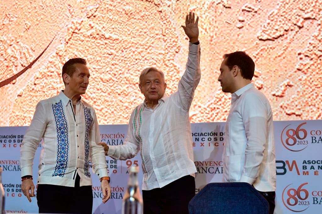 AMLO destapa a Mauricio Vila