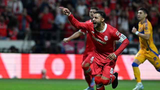 Alexis Vega marcó un doblete en la semifinal de vuelta ante Tigres.