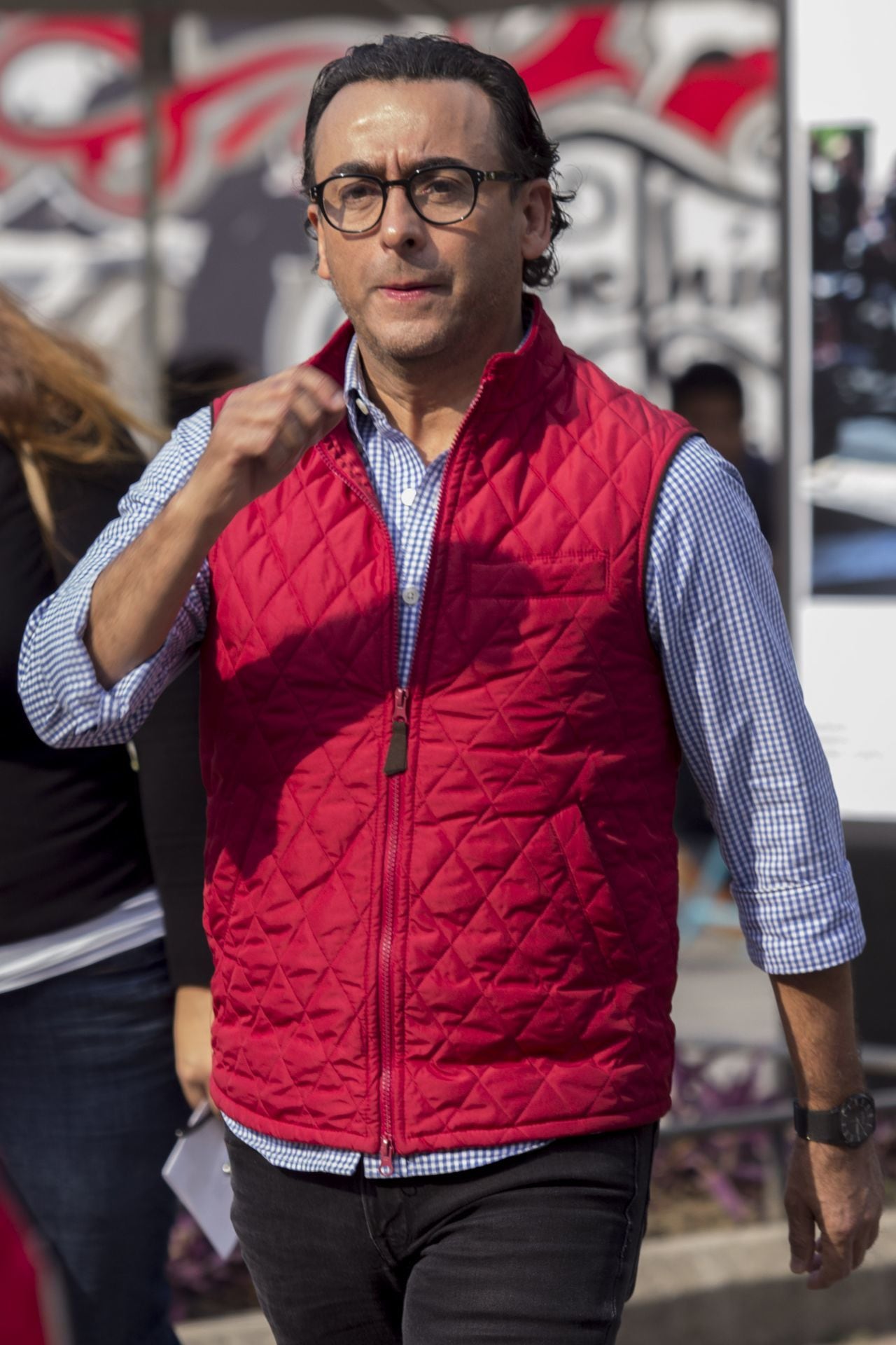 Adal Ramones: Beyond The Headlines - 49d04sw