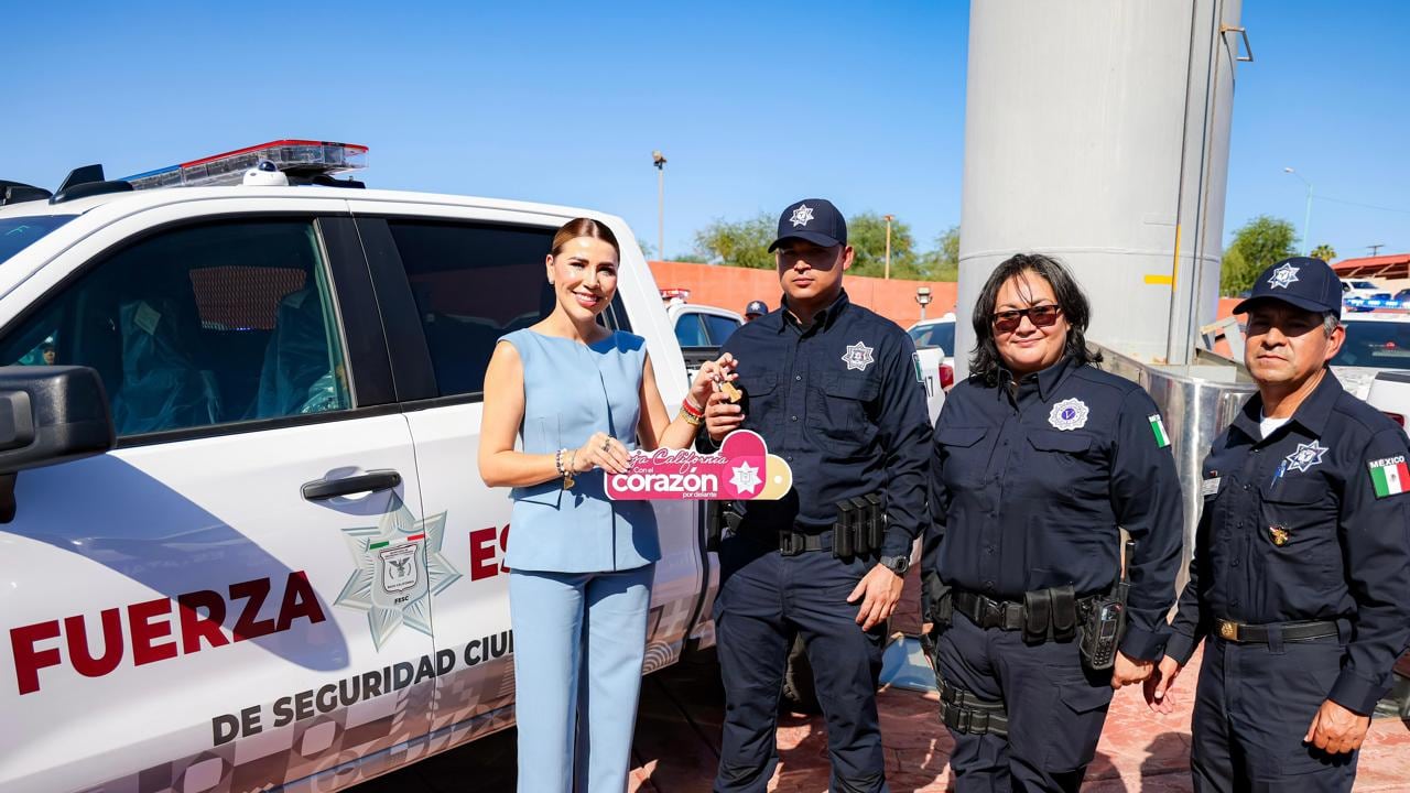 Marina del Pilar Ávila entrega 123 patrullas para fortalecer la seguridad en Baja California
