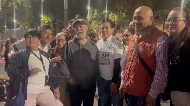 Ministro Juan Luis González Alcántara Carrancá acude al plantón frente al Senado