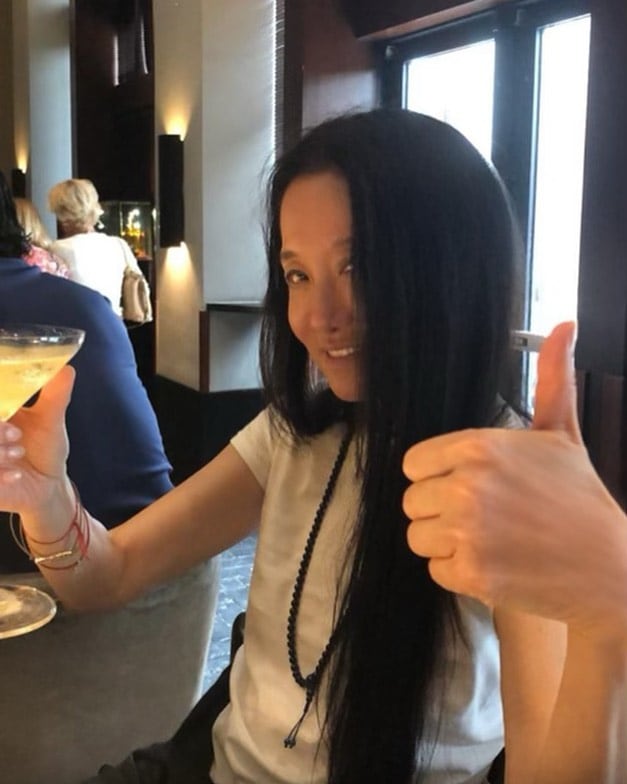 Vera Wang, diseñadora de 73 años que luce como una Barbie