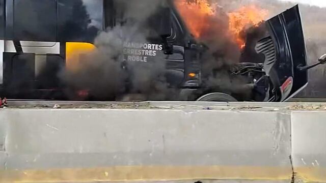 ¿Qué pasó en al autopista México-Querétaro hoy? Tráiler se incendia a la altura de La Quebrada