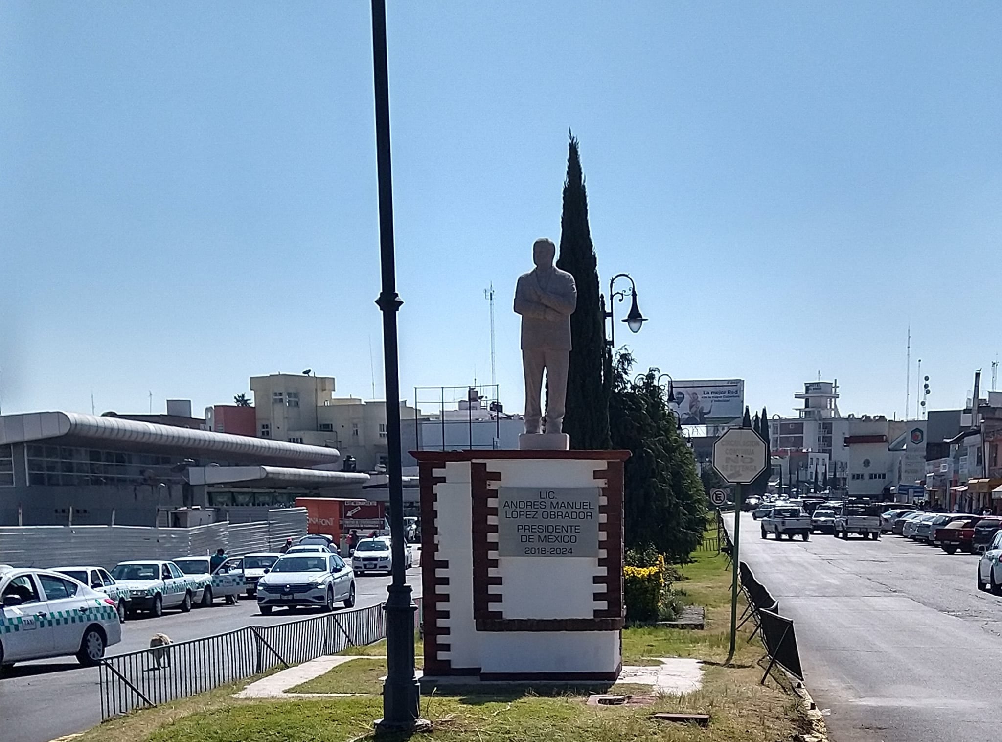 Estatua de AMLO
