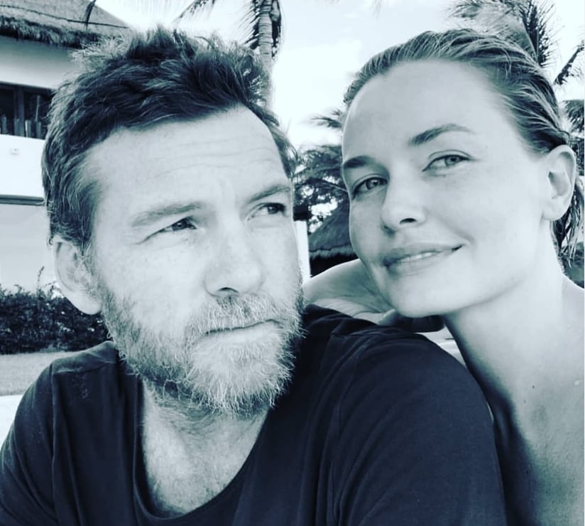 Sam Worthington y su esposa Lara Worthington