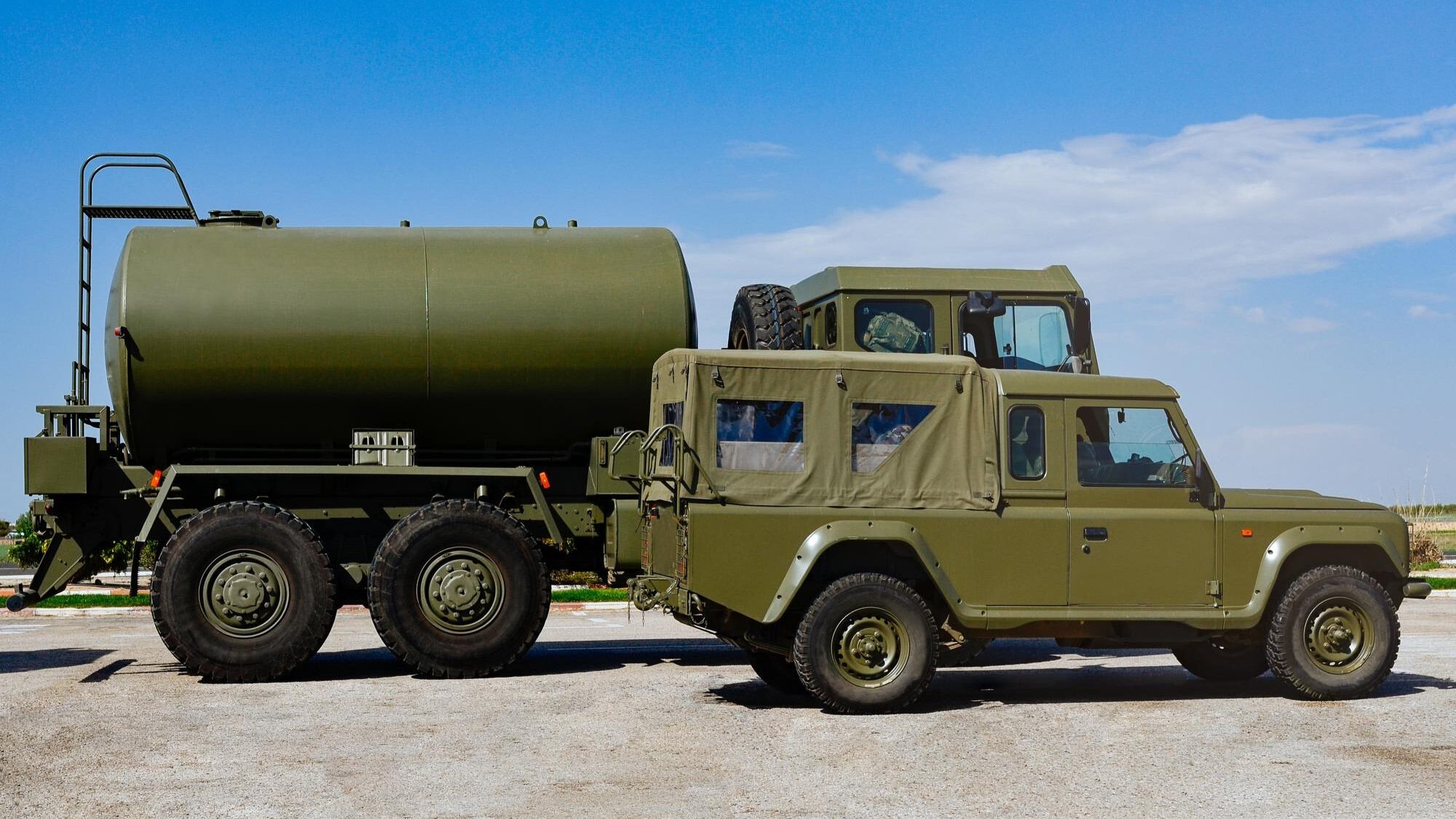 Esta es la razón por la que se usa el verde en vehículos militares de México y el mundo