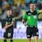 El árbitro Fernando Hernández pide disculpas tras dar rodillazo a jugador de Club León
