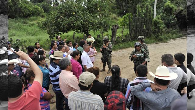 Se cree que 600 personas han debido salir de sus casas en Tamazula y trasladarse a pie hasta Cosalá, en un trayecto de 4 días.