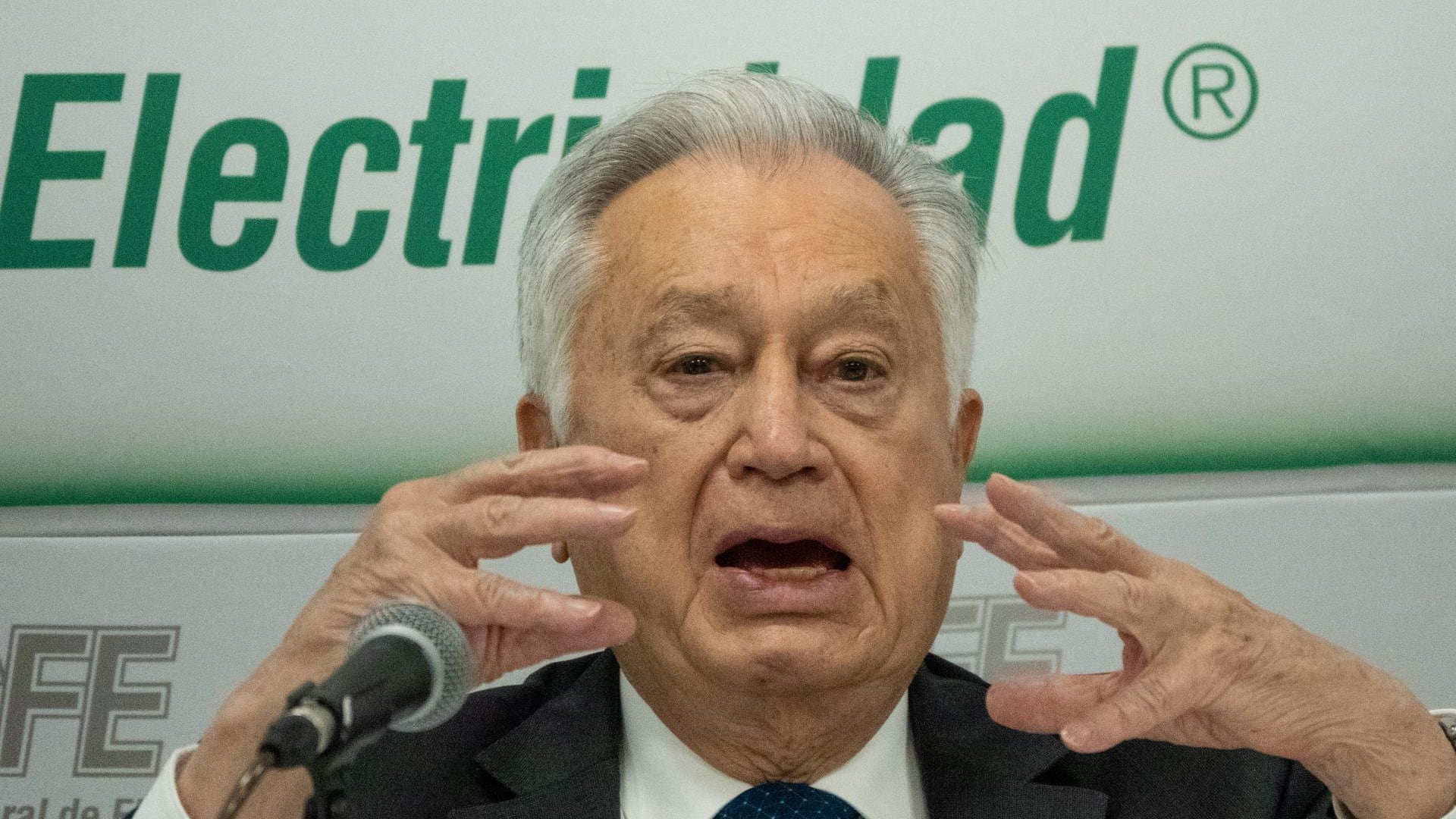 Los mugrosos de la CFE (Bartlett dixit) y la pensión vitalicia para LyFC