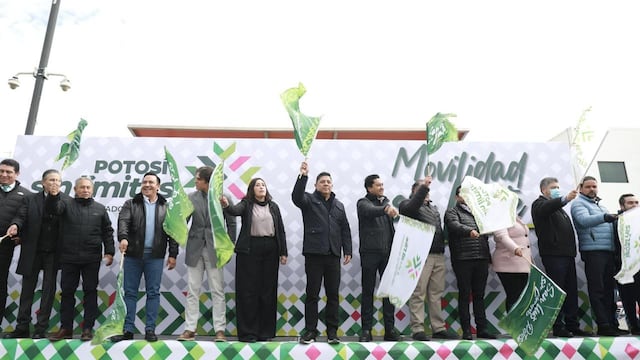 Ricardo Gallardo amplía rutas de transporte público.