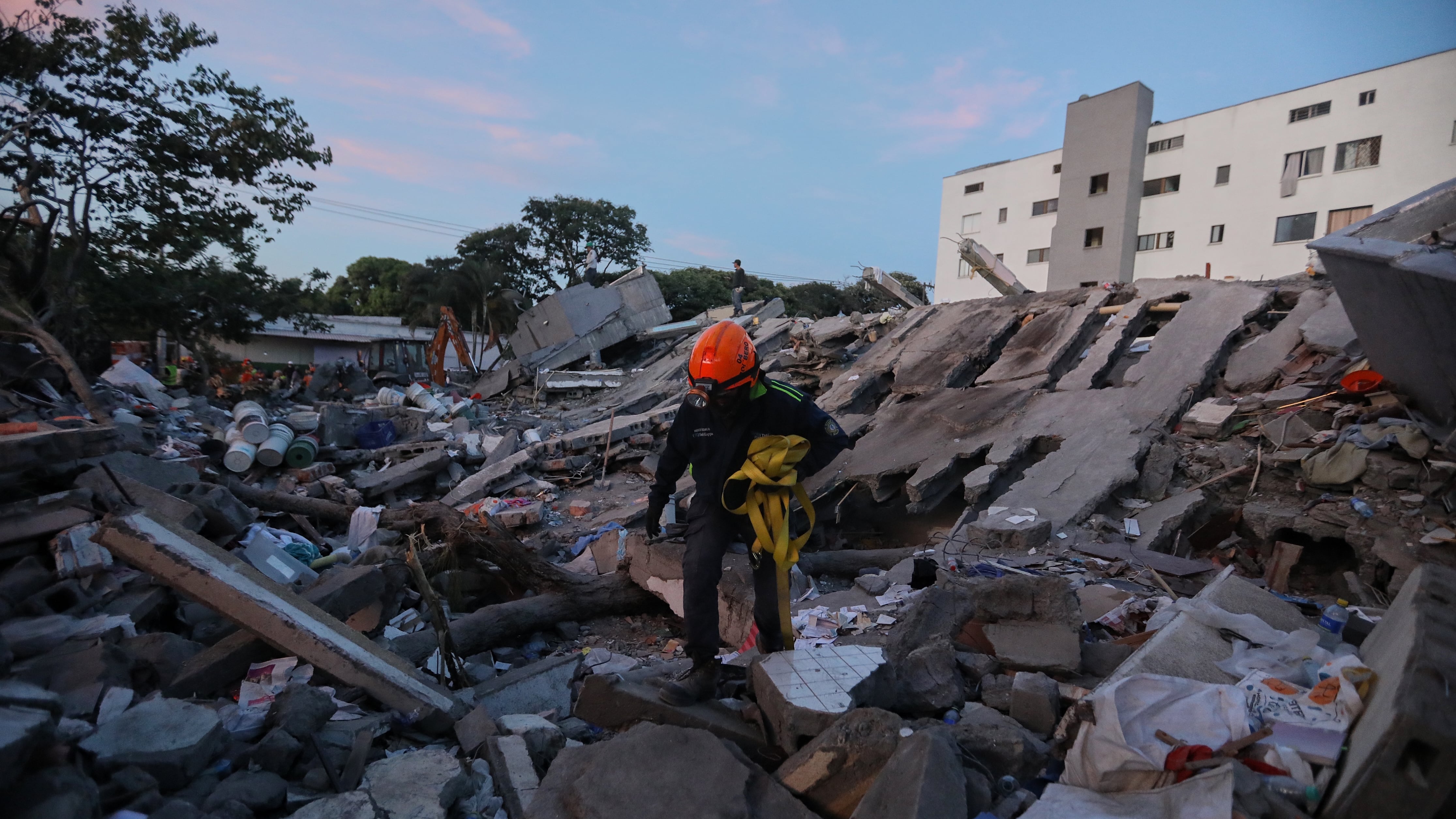 Aumenta la cifra de muertos por terremoto en Colombia: ya son más de 220