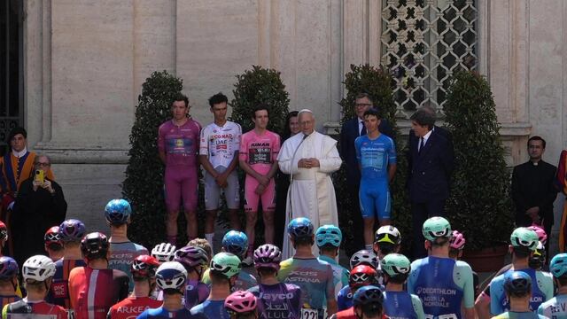 Orgullo mexicano! Papa León XIV recibe a Isaac del Toro y otros ganadores del Giro de Italia 2025